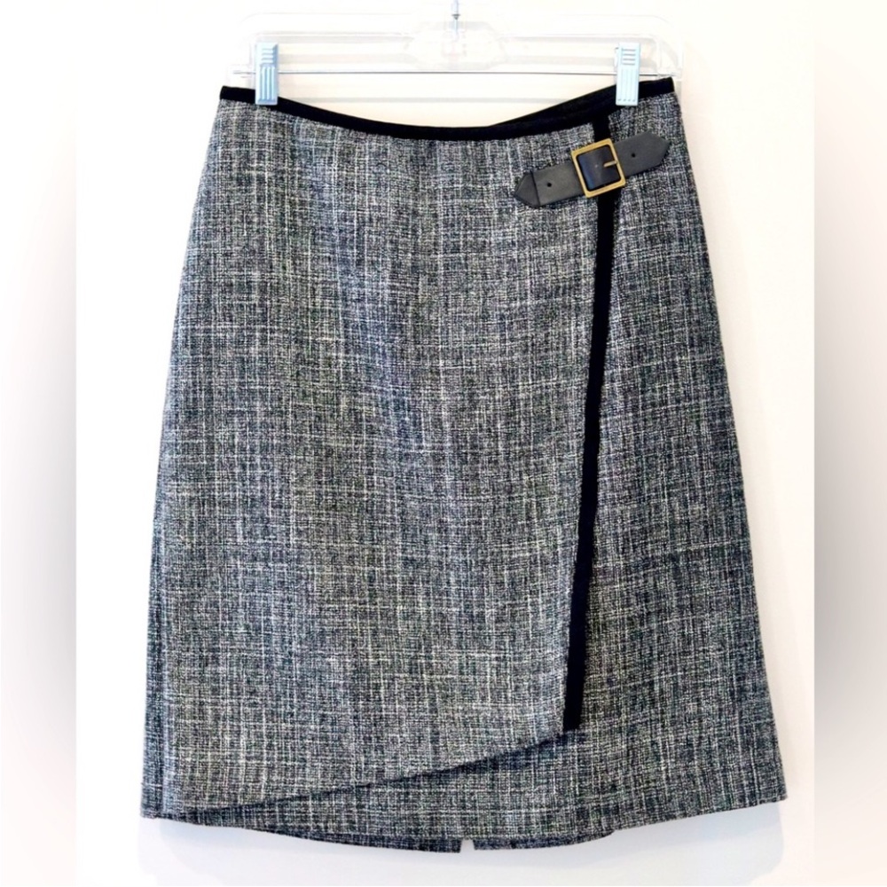 NIC+ZOE Gray Tweed Midi Skirt with Black Trim and Buckle
